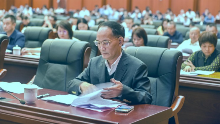 湖南炬神電子榮獲“新郴州貢獻獎”，董事長楊譓鵬作代表發(fā)言